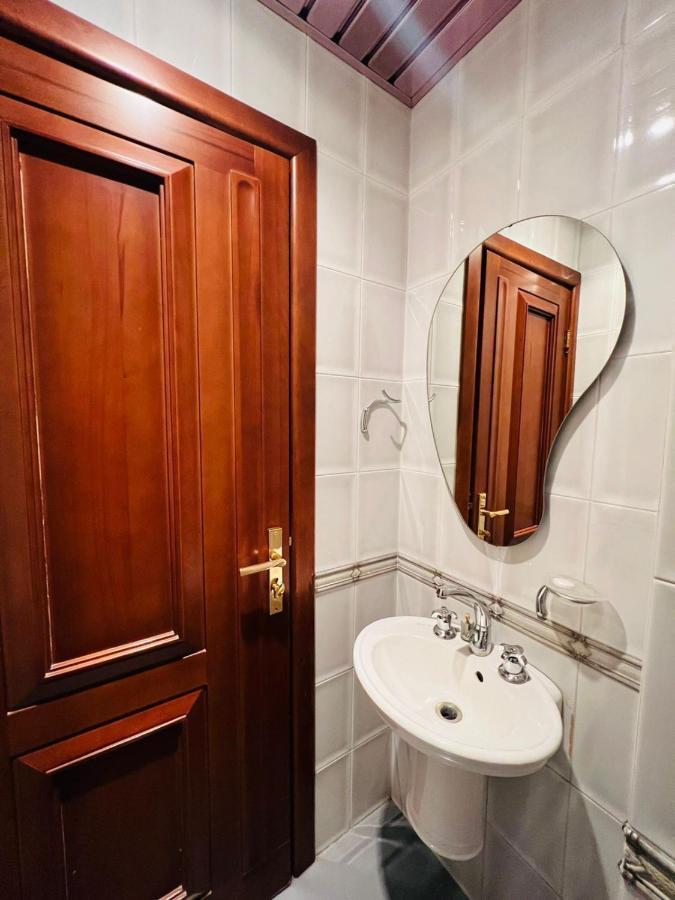 Family Spacious 3 Bedroom Apartment In The Middle Of City Center, Next To North Avenue Yerevan Luaran gambar